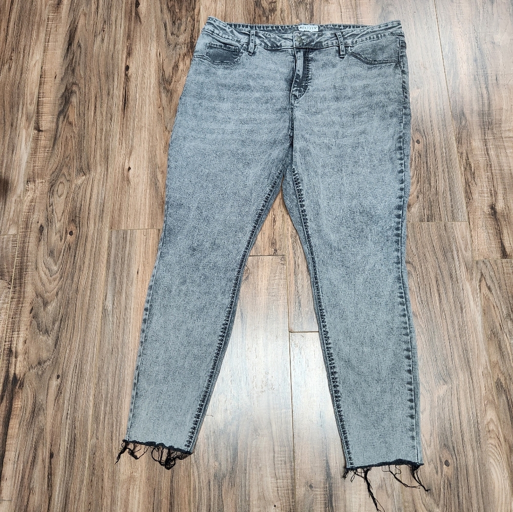 Ava & viv 18W skinny jeans